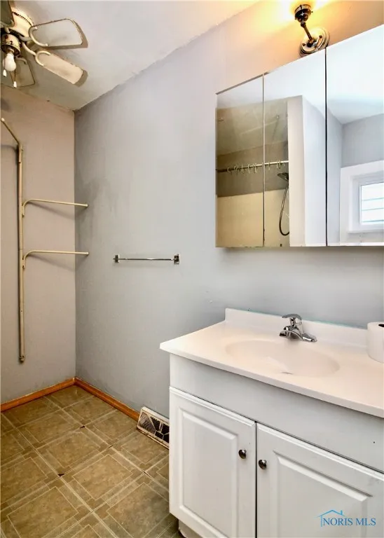 1333 Peck Street, Toledo, Ohio 43608, 3 Bedrooms Bedrooms, 7 Rooms Rooms,2 BathroomsBathrooms,Residential,For Sale,Peck,6133636
