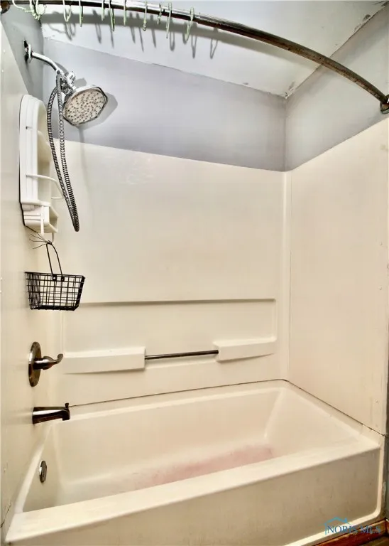 1333 Peck Street, Toledo, Ohio 43608, 3 Bedrooms Bedrooms, 7 Rooms Rooms,2 BathroomsBathrooms,Residential,For Sale,Peck,6133636