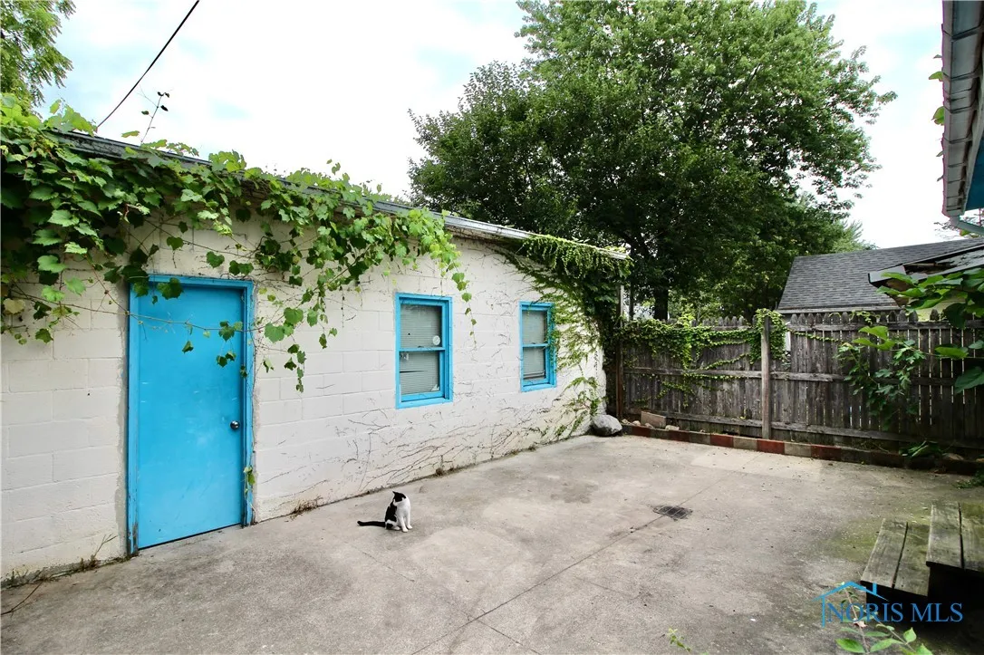 1333 Peck Street, Toledo, Ohio 43608, 3 Bedrooms Bedrooms, 7 Rooms Rooms,2 BathroomsBathrooms,Residential,For Sale,Peck,6133636