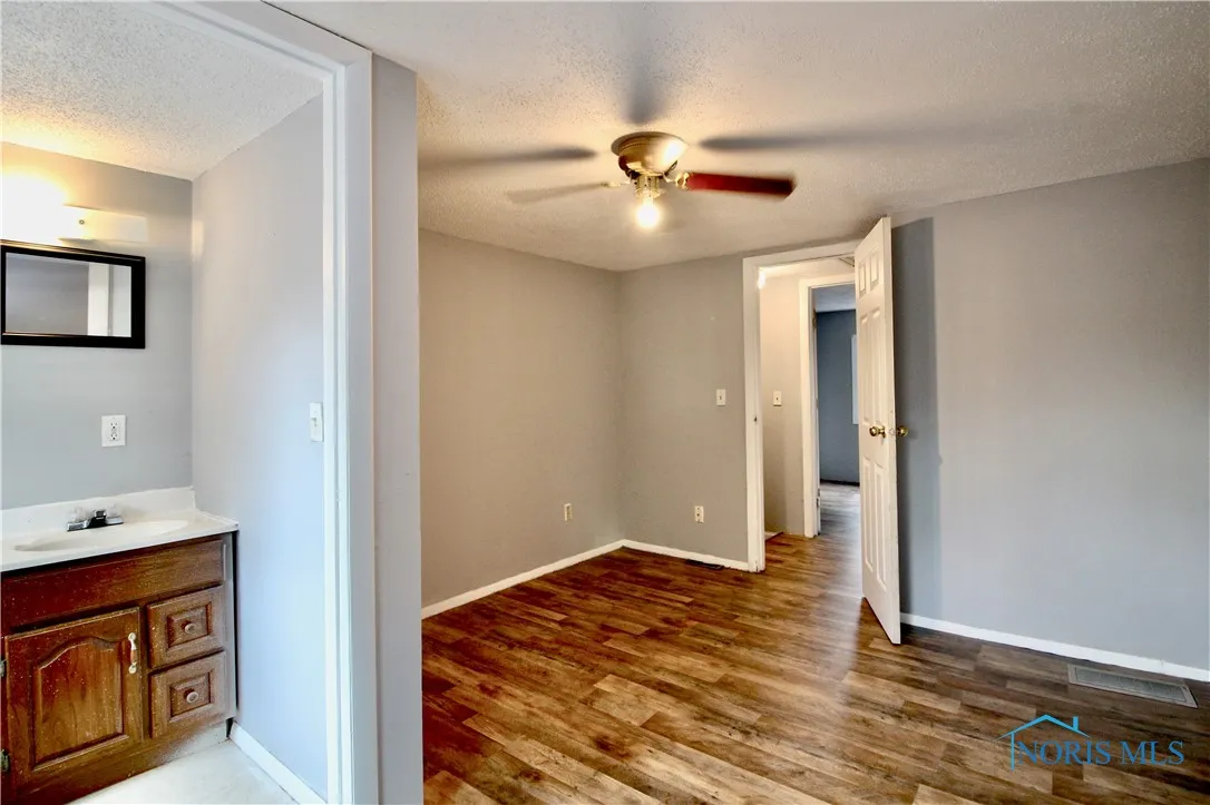 1333 Peck Street, Toledo, Ohio 43608, 3 Bedrooms Bedrooms, 7 Rooms Rooms,2 BathroomsBathrooms,Residential,For Sale,Peck,6133636