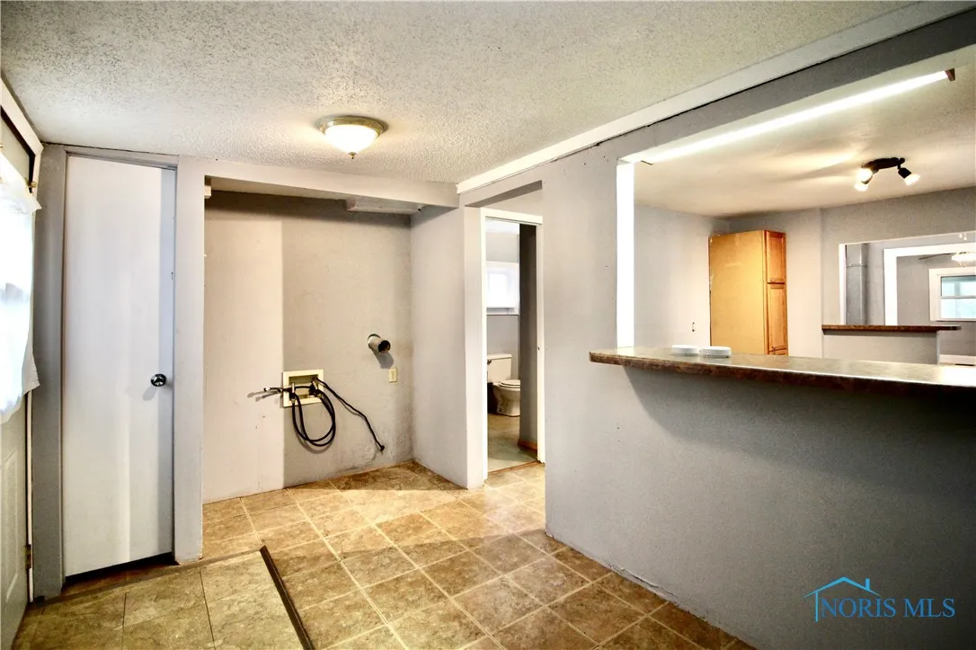1333 Peck Street, Toledo, Ohio 43608, 3 Bedrooms Bedrooms, 7 Rooms Rooms,2 BathroomsBathrooms,Residential,For Sale,Peck,6133636