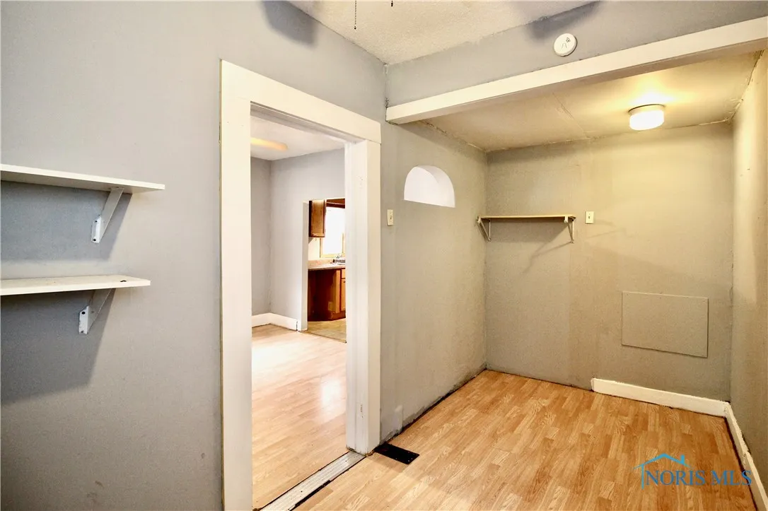 1333 Peck Street, Toledo, Ohio 43608, 3 Bedrooms Bedrooms, 7 Rooms Rooms,2 BathroomsBathrooms,Residential,For Sale,Peck,6133636