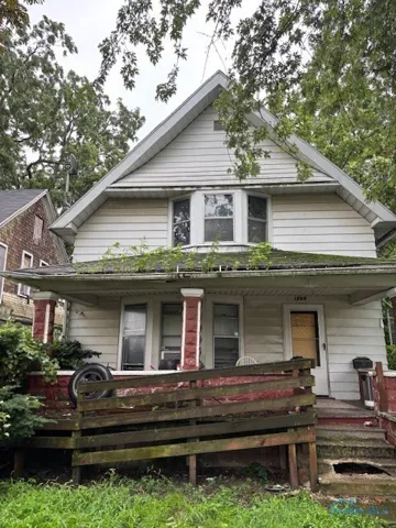 1960 N Erie Street, Toledo, Ohio 43611, 3 Bedrooms Bedrooms, 5 Rooms Rooms,1 BathroomBathrooms,Residential,For Sale,Erie,6133641