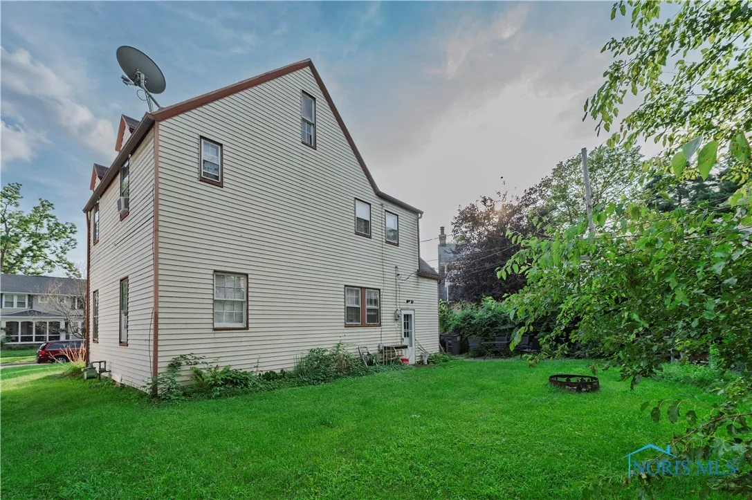 1326 Sabra Road, Toledo, Ohio 43612, 3 Bedrooms Bedrooms, 7 Rooms Rooms,1 BathroomBathrooms,Residential,For Sale,Sabra,6133611