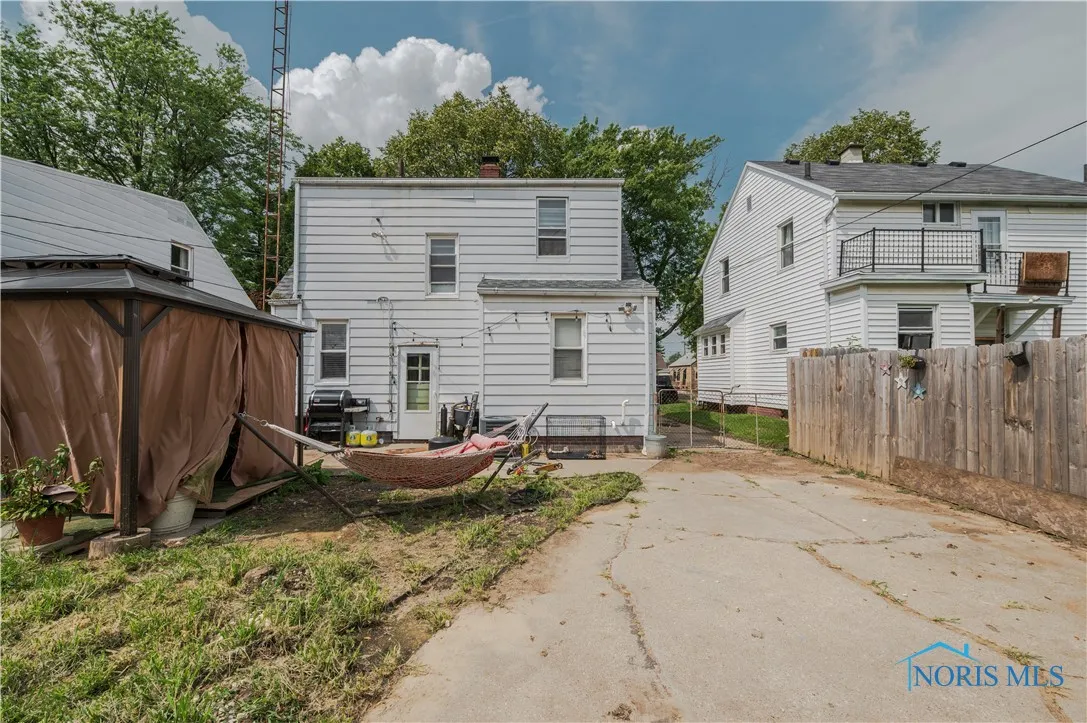 23 W Capistrano Avenue, Toledo, Ohio 43612, 3 Bedrooms Bedrooms, 5 Rooms Rooms,2 BathroomsBathrooms,Residential,For Sale,Capistrano,6133623