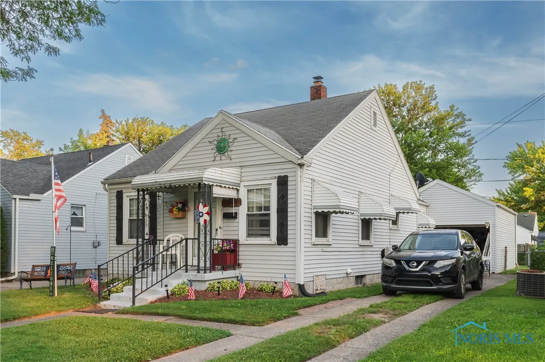 331 Sunset Boulevard, Toledo, Ohio 43612, 2 Bedrooms Bedrooms, 5 Rooms Rooms,1 BathroomBathrooms,Residential,For Sale,Sunset,6133627