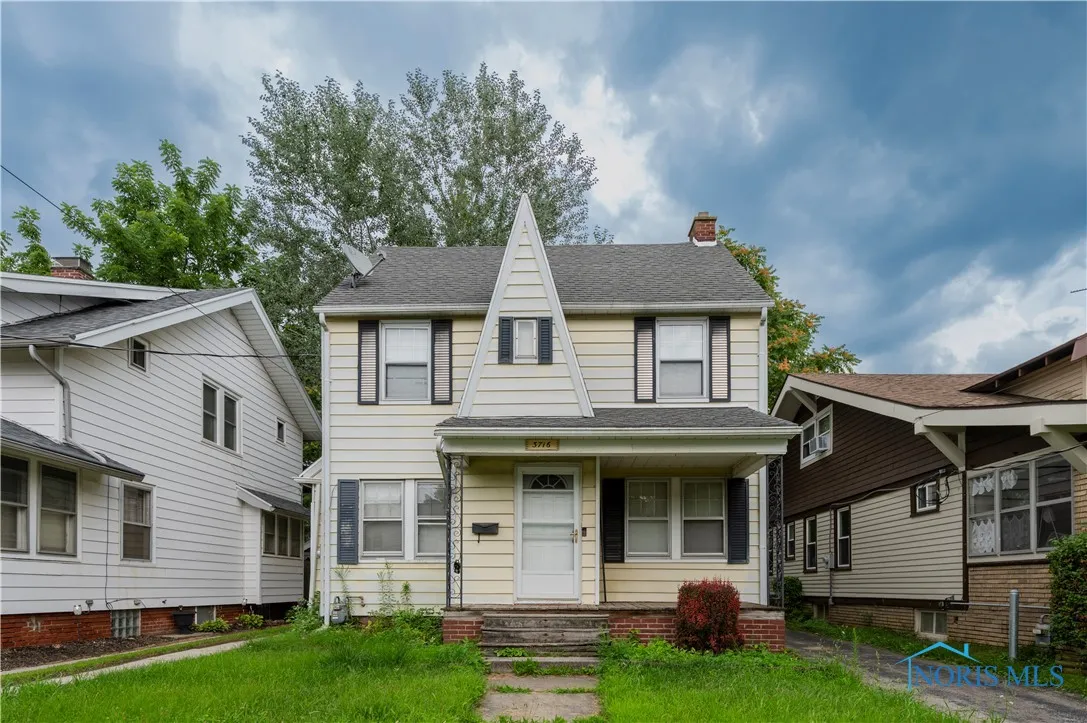 3716 Revere Drive, Toledo, Ohio 43612, 3 Bedrooms Bedrooms, 6 Rooms Rooms,1 BathroomBathrooms,Residential,For Sale,Revere,6133628