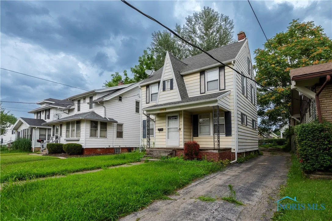 3716 Revere Drive, Toledo, Ohio 43612, 3 Bedrooms Bedrooms, 6 Rooms Rooms,1 BathroomBathrooms,Residential,For Sale,Revere,6133628