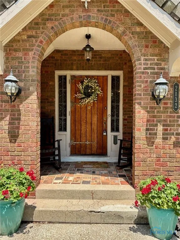 2132 Burroughs Drive, Toledo, Ohio 43614, 4 Bedrooms Bedrooms, 12 Rooms Rooms,3 BathroomsBathrooms,Residential,For Sale,Burroughs,6133672