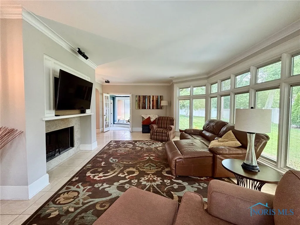 2132 Burroughs Drive, Toledo, Ohio 43614, 4 Bedrooms Bedrooms, 12 Rooms Rooms,3 BathroomsBathrooms,Residential,For Sale,Burroughs,6133672