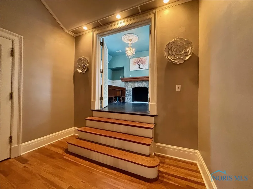 2132 Burroughs Drive, Toledo, Ohio 43614, 4 Bedrooms Bedrooms, 12 Rooms Rooms,3 BathroomsBathrooms,Residential,For Sale,Burroughs,6133672