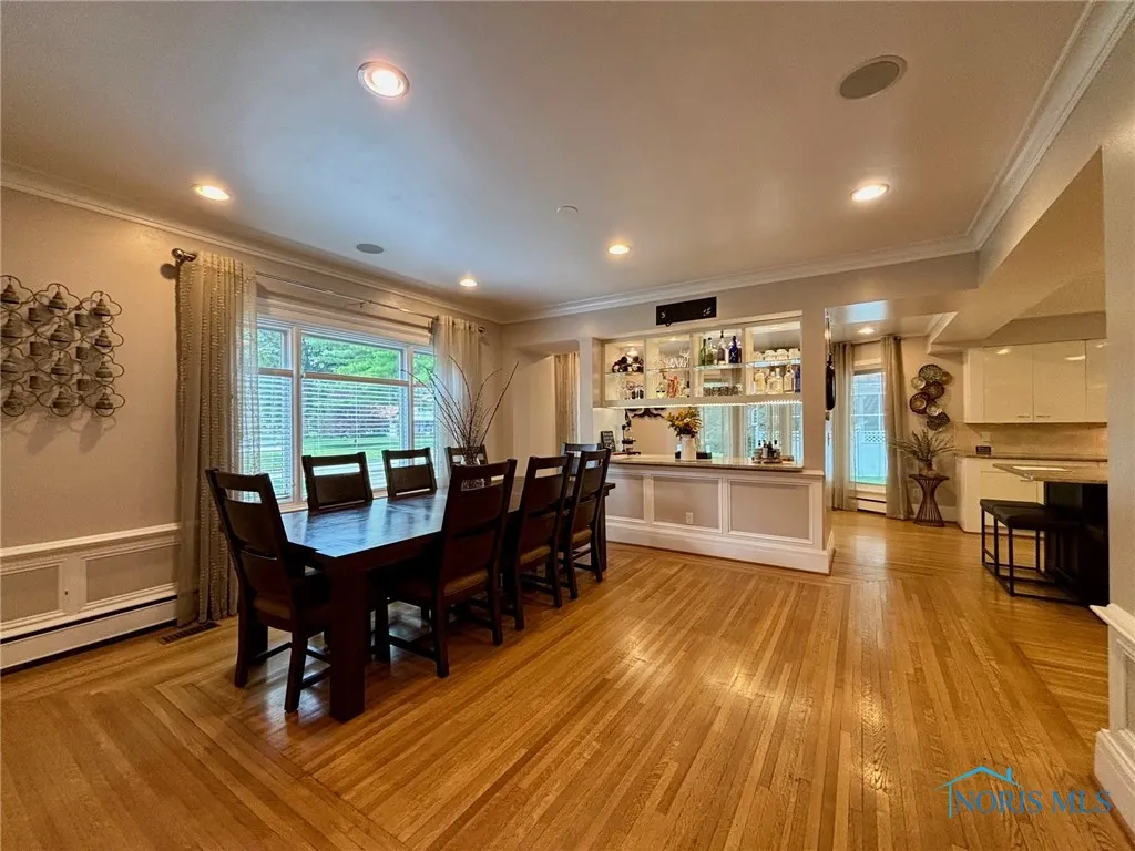 2132 Burroughs Drive, Toledo, Ohio 43614, 4 Bedrooms Bedrooms, 12 Rooms Rooms,3 BathroomsBathrooms,Residential,For Sale,Burroughs,6133672