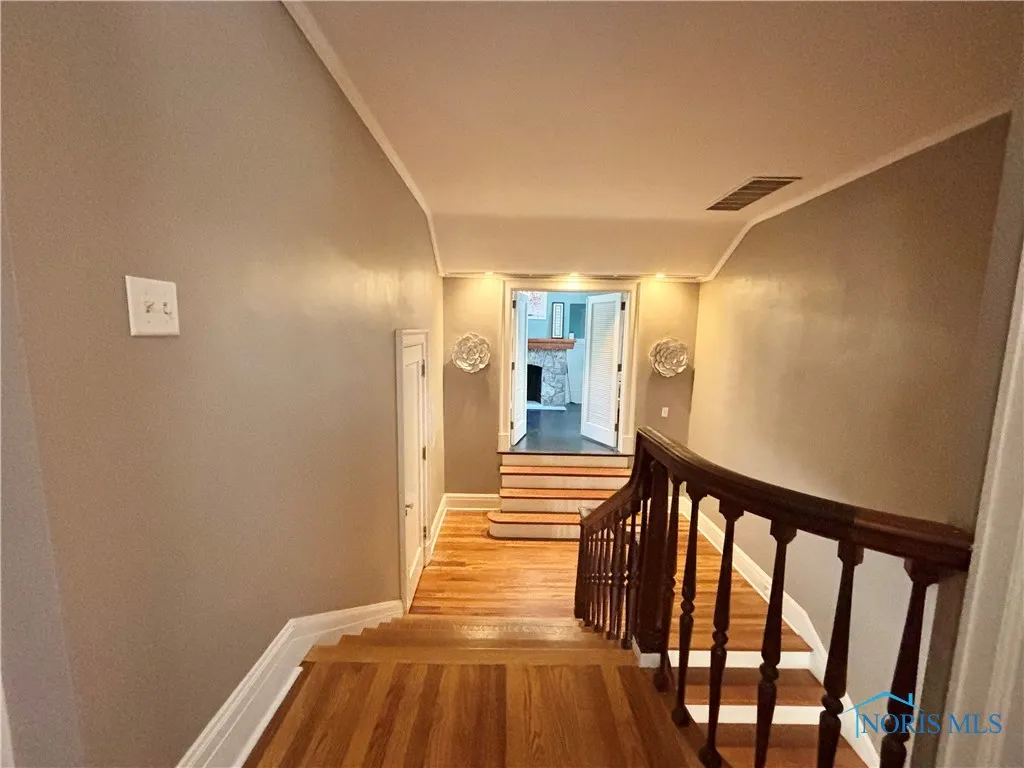 2132 Burroughs Drive, Toledo, Ohio 43614, 4 Bedrooms Bedrooms, 12 Rooms Rooms,3 BathroomsBathrooms,Residential,For Sale,Burroughs,6133672