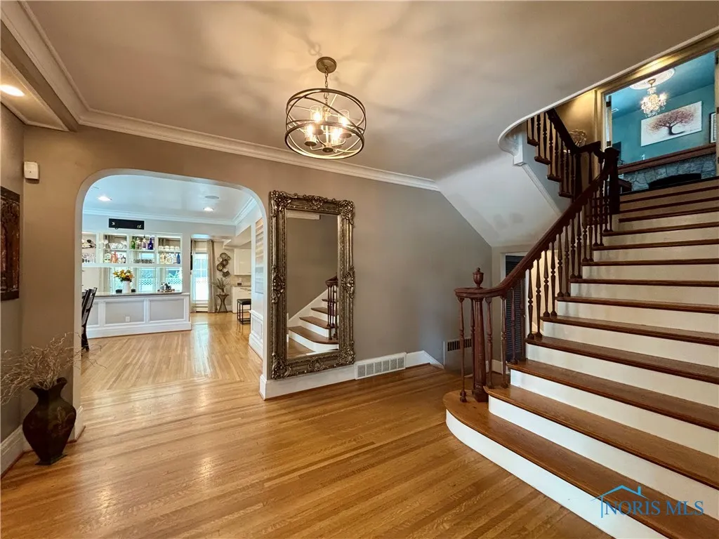 2132 Burroughs Drive, Toledo, Ohio 43614, 4 Bedrooms Bedrooms, 12 Rooms Rooms,3 BathroomsBathrooms,Residential,For Sale,Burroughs,6133672