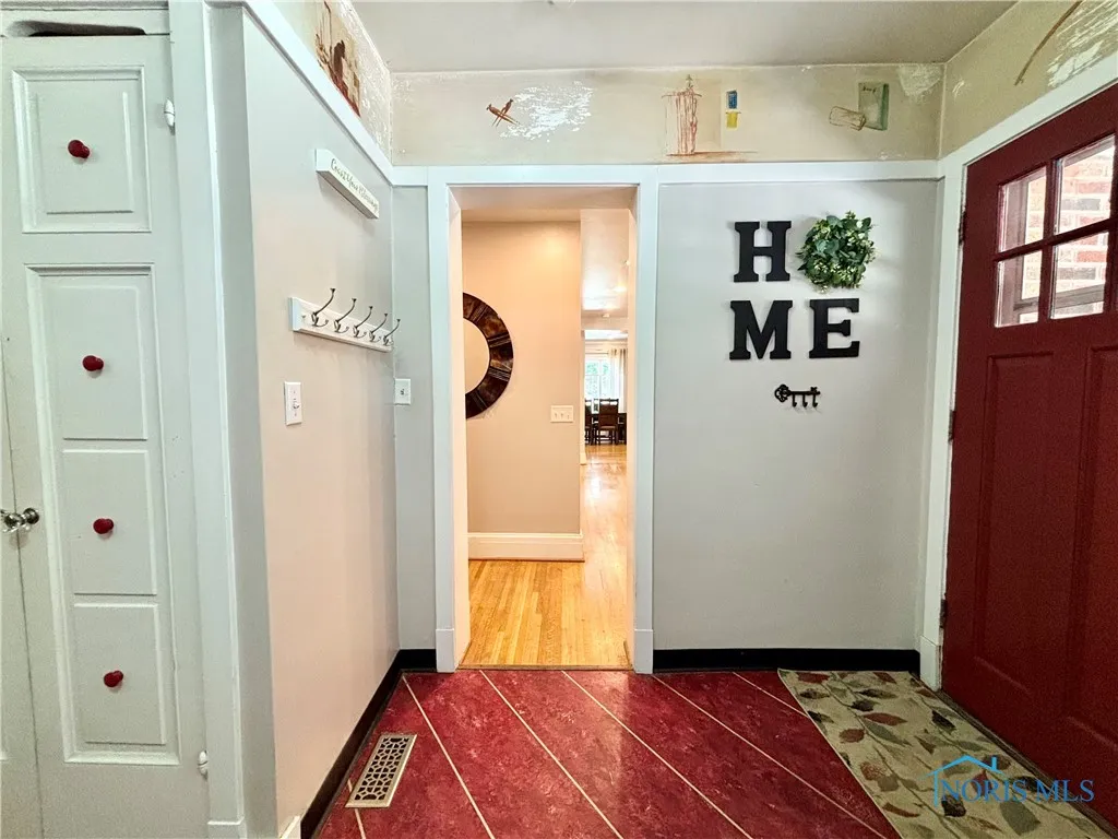 2132 Burroughs Drive, Toledo, Ohio 43614, 4 Bedrooms Bedrooms, 12 Rooms Rooms,3 BathroomsBathrooms,Residential,For Sale,Burroughs,6133672