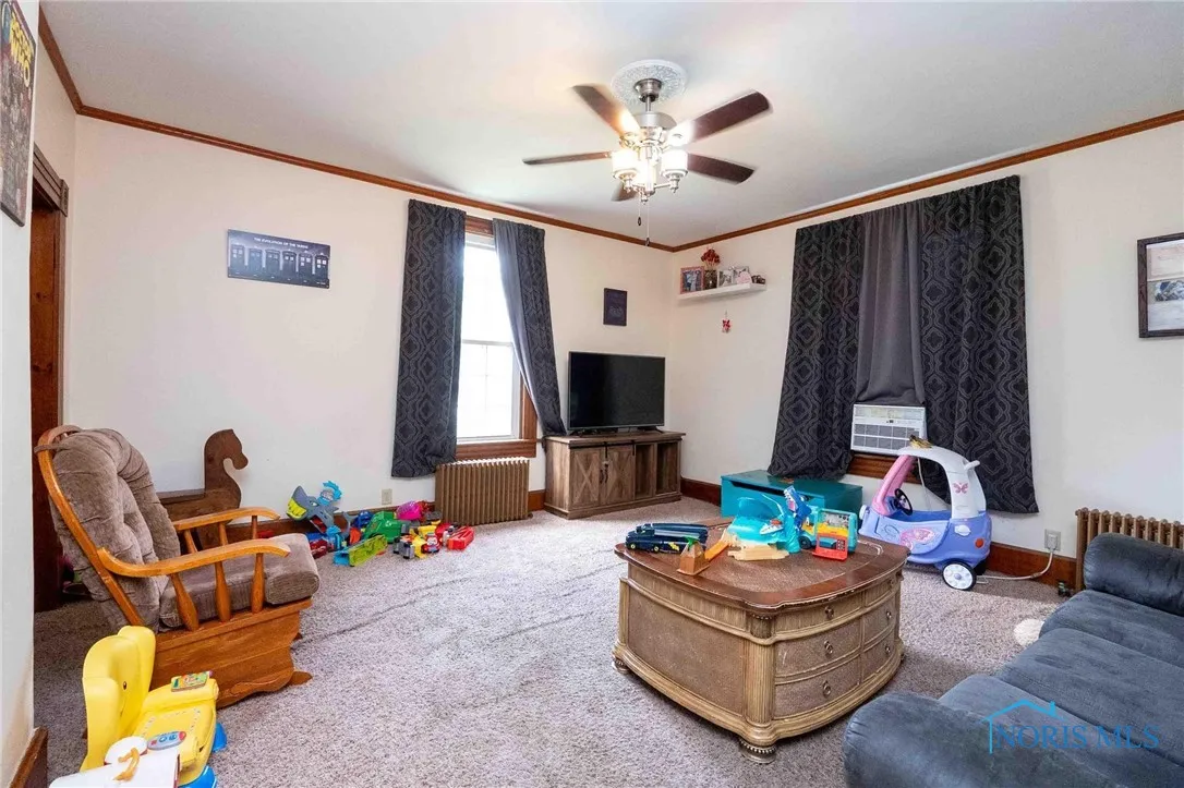 219 E Main Cross Street, Arlington, Ohio 45814, 3 Bedrooms Bedrooms, 9 Rooms Rooms,1 BathroomBathrooms,Residential,For Sale,Main Cross,6133675