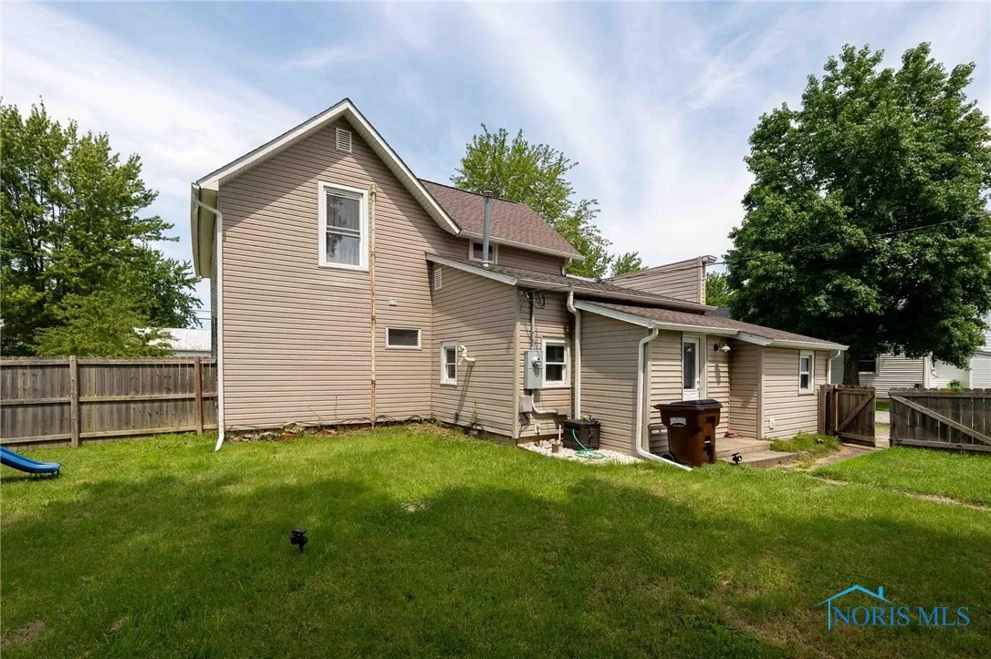 219 E Main Cross Street, Arlington, Ohio 45814, 3 Bedrooms Bedrooms, 9 Rooms Rooms,1 BathroomBathrooms,Residential,For Sale,Main Cross,6133675