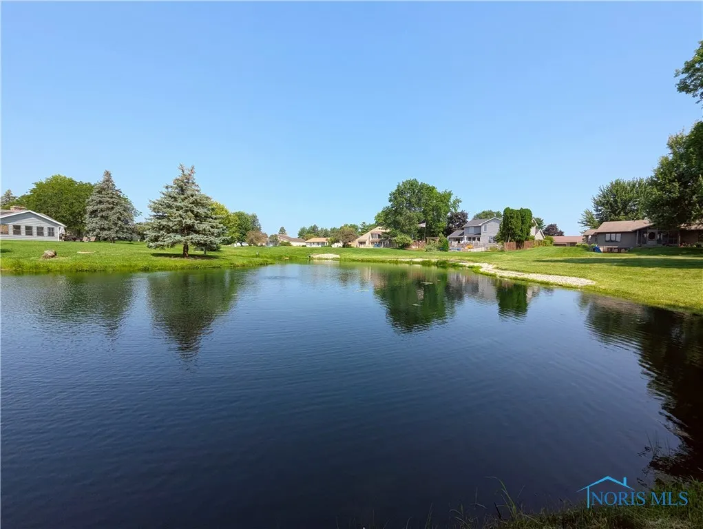 215 Lakeview Drive, Bryan, Ohio 43506, 2 Bedrooms Bedrooms, 7 Rooms Rooms,2 BathroomsBathrooms,Residential,For Sale,Lakeview,6133688
