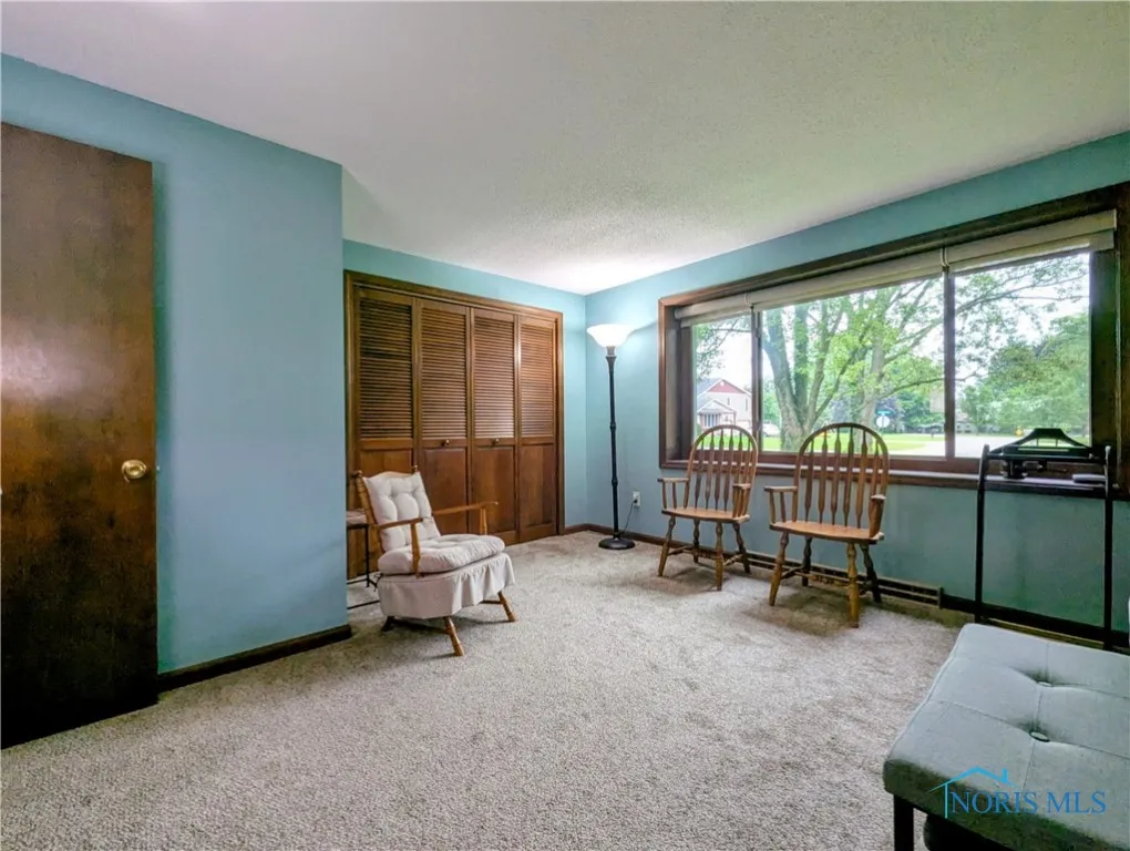 215 Lakeview Drive, Bryan, Ohio 43506, 2 Bedrooms Bedrooms, 7 Rooms Rooms,2 BathroomsBathrooms,Residential,For Sale,Lakeview,6133688