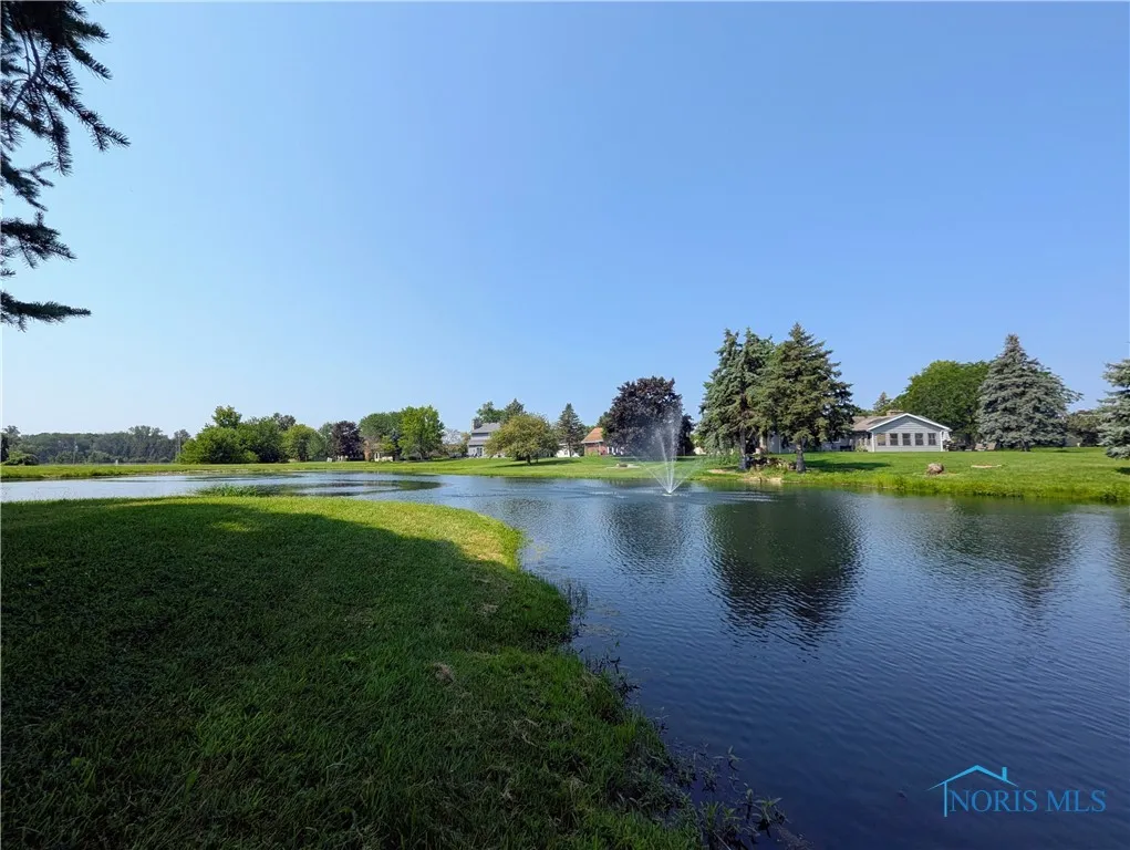 215 Lakeview Drive, Bryan, Ohio 43506, 2 Bedrooms Bedrooms, 7 Rooms Rooms,2 BathroomsBathrooms,Residential,For Sale,Lakeview,6133688