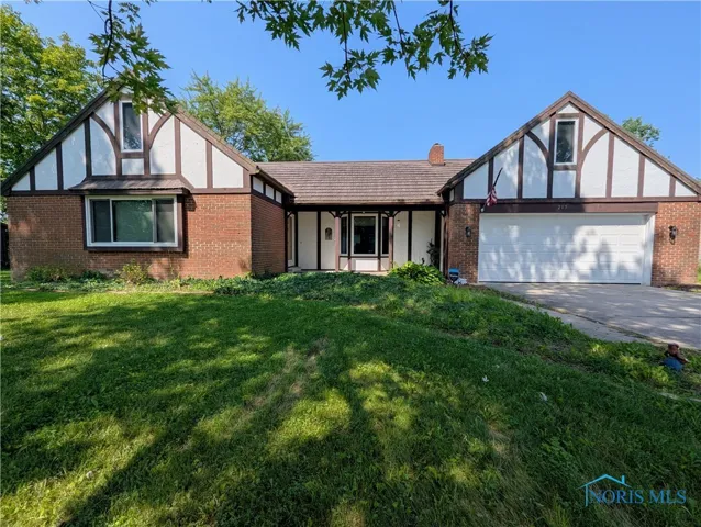 215 Lakeview Drive, Bryan, Ohio 43506, 2 Bedrooms Bedrooms, 7 Rooms Rooms,2 BathroomsBathrooms,Residential,For Sale,Lakeview,6133688