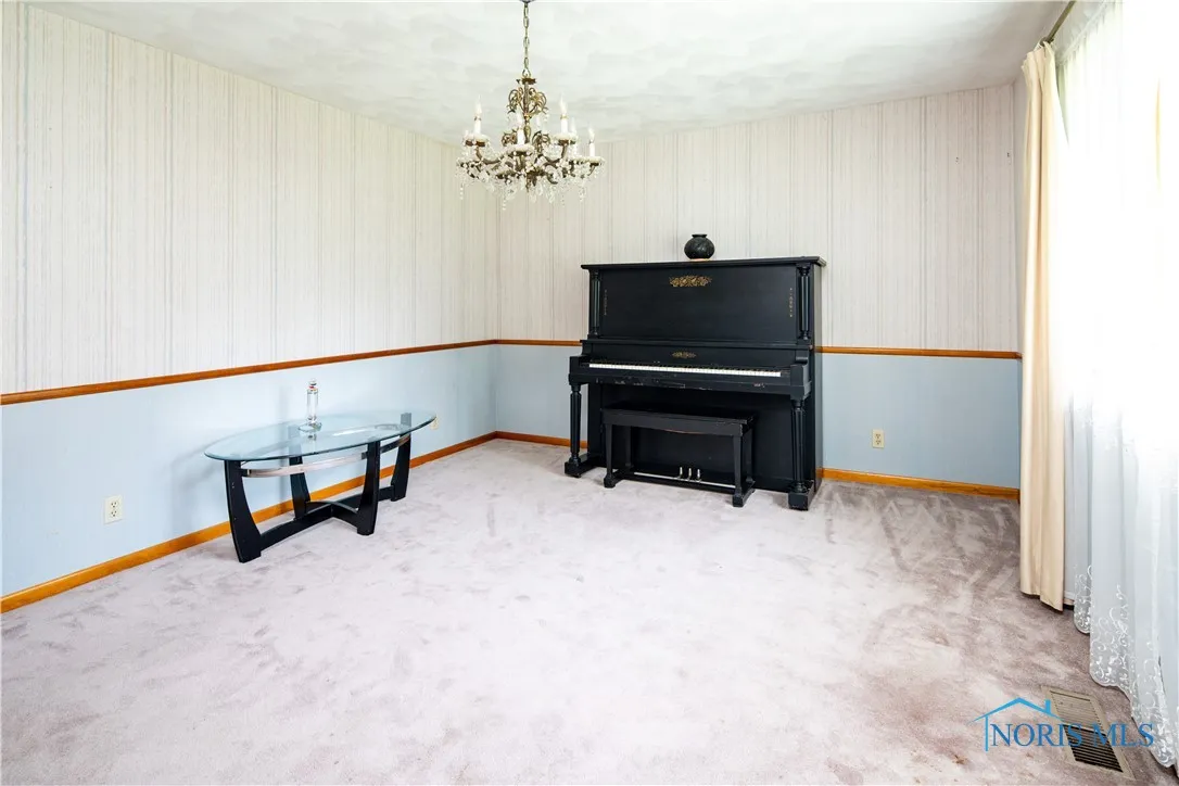 515 Everett Road, Fremont, Ohio 43420, 3 Bedrooms Bedrooms, 9 Rooms Rooms,3 BathroomsBathrooms,Residential,For Sale,Everett,6133642