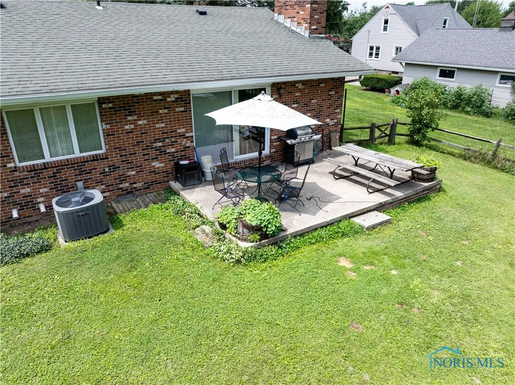 515 Everett Road, Fremont, Ohio 43420, 3 Bedrooms Bedrooms, 9 Rooms Rooms,3 BathroomsBathrooms,Residential,For Sale,Everett,6133642
