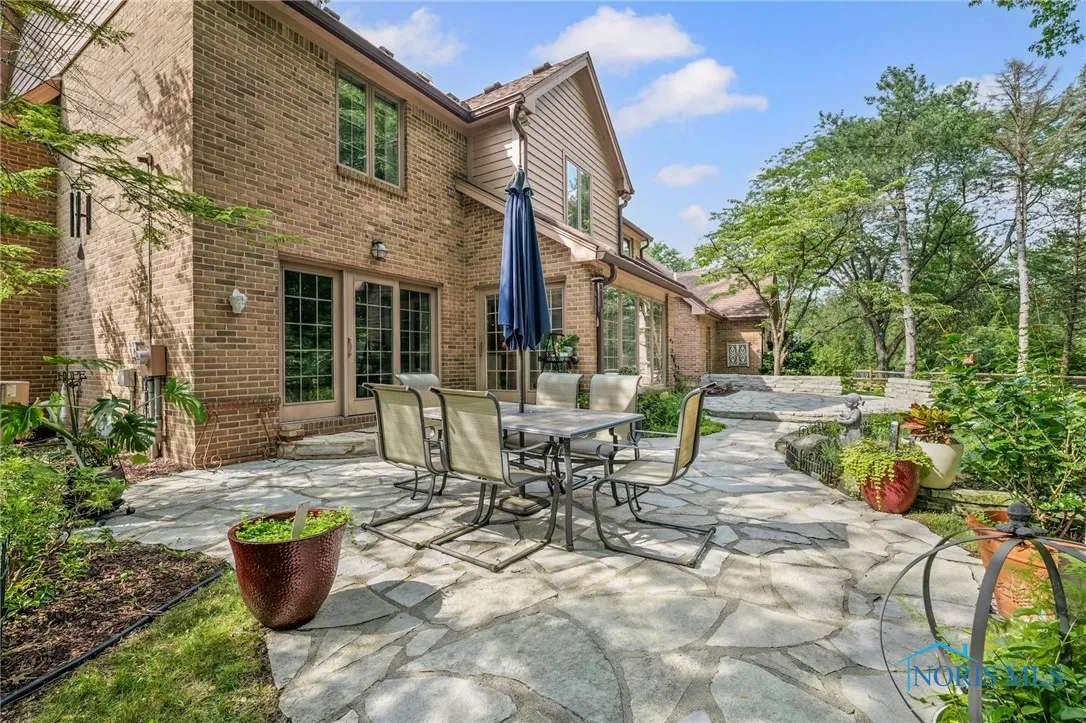 2720 Derby Road, Ottawa Hills, Ohio 43615, 5 Bedrooms Bedrooms, 9 Rooms Rooms,5 BathroomsBathrooms,Residential,For Sale,Derby,6133704