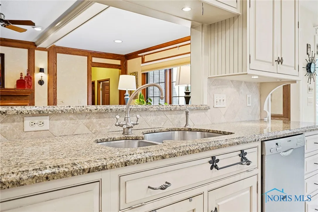 2720 Derby Road, Ottawa Hills, Ohio 43615, 5 Bedrooms Bedrooms, 9 Rooms Rooms,5 BathroomsBathrooms,Residential,For Sale,Derby,6133704