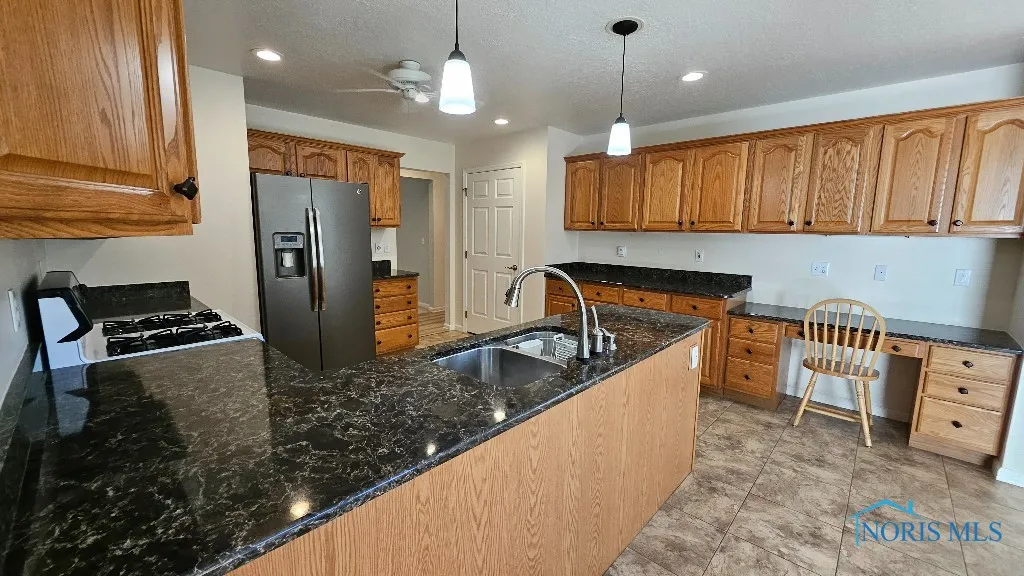 7238 Lilac Court, Holland, Ohio 43528, 4 Bedrooms Bedrooms, 8 Rooms Rooms,4 BathroomsBathrooms,Residential,For Sale,Lilac,6133714