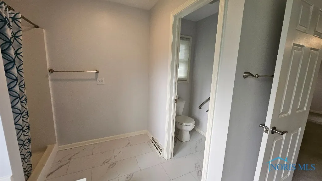 7238 Lilac Court, Holland, Ohio 43528, 4 Bedrooms Bedrooms, 8 Rooms Rooms,4 BathroomsBathrooms,Residential,For Sale,Lilac,6133714