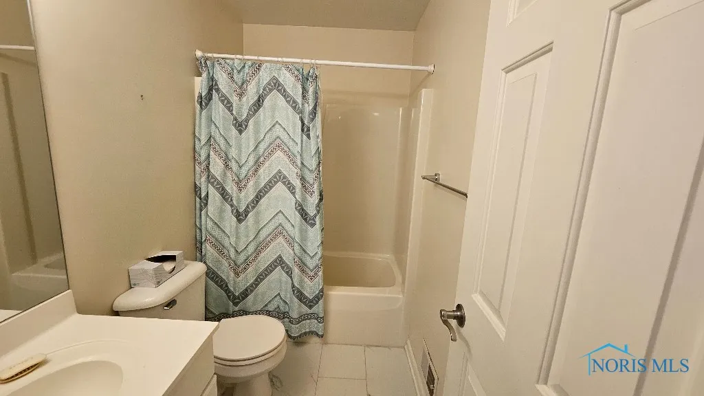 7238 Lilac Court, Holland, Ohio 43528, 4 Bedrooms Bedrooms, 8 Rooms Rooms,4 BathroomsBathrooms,Residential,For Sale,Lilac,6133714