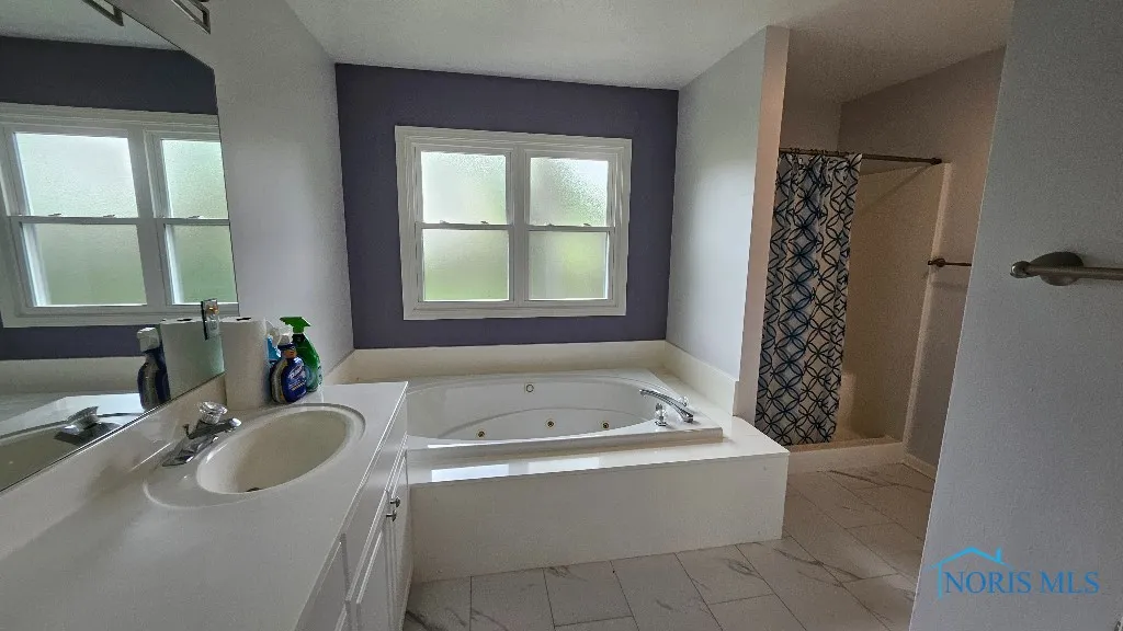 7238 Lilac Court, Holland, Ohio 43528, 4 Bedrooms Bedrooms, 8 Rooms Rooms,4 BathroomsBathrooms,Residential,For Sale,Lilac,6133714
