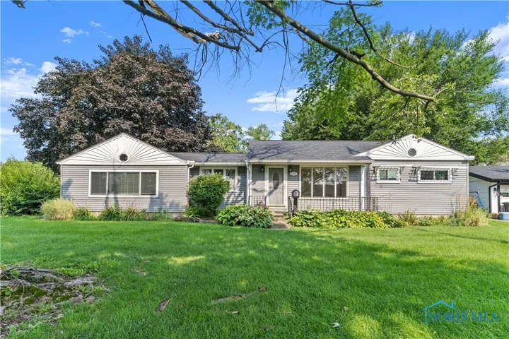 2403 Shoreland Avenue, Toledo, Ohio 43611, 3 Bedrooms Bedrooms, 9 Rooms Rooms,2 BathroomsBathrooms,Residential,For Sale,Shoreland,6133693