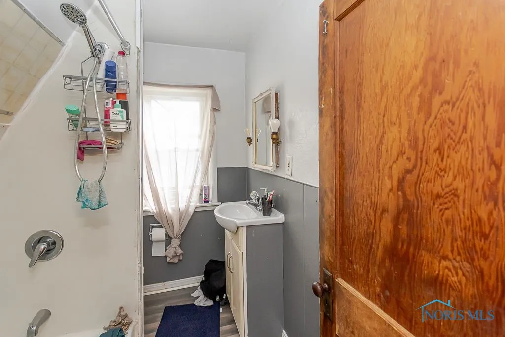804 6th Street, Toledo, Ohio 43605, 3 Bedrooms Bedrooms, 6 Rooms Rooms,1 BathroomBathrooms,Residential,For Sale,6th,6133728