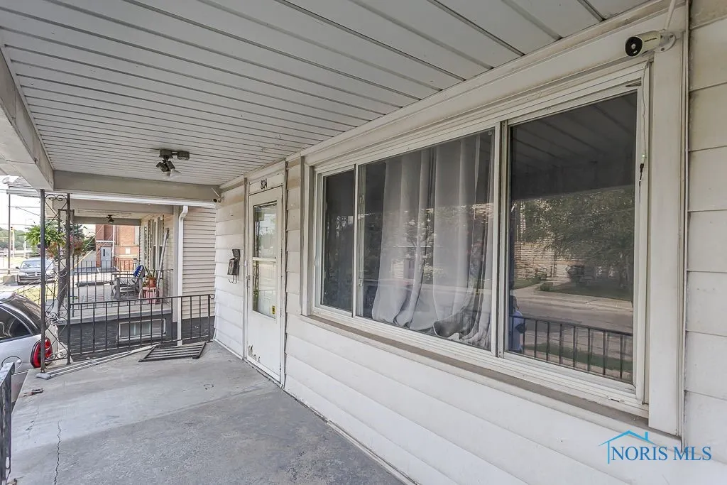 804 6th Street, Toledo, Ohio 43605, 3 Bedrooms Bedrooms, 6 Rooms Rooms,1 BathroomBathrooms,Residential,For Sale,6th,6133728