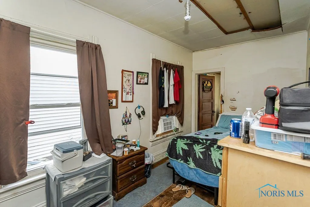 637 Milton Street, Toledo, Ohio 43605, 4 Bedrooms Bedrooms, 8 Rooms Rooms,2 BathroomsBathrooms,Residential,For Sale,Milton,6133733