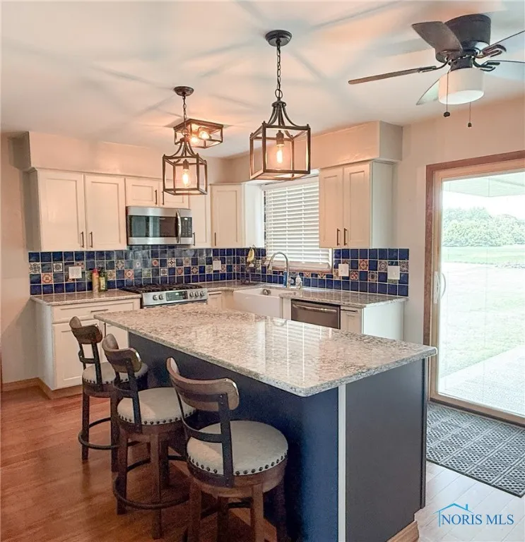 5555 Brown Road, Oregon, Ohio 43616, 4 Bedrooms Bedrooms, 10 Rooms Rooms,3 BathroomsBathrooms,Residential,For Sale,Brown,6133723