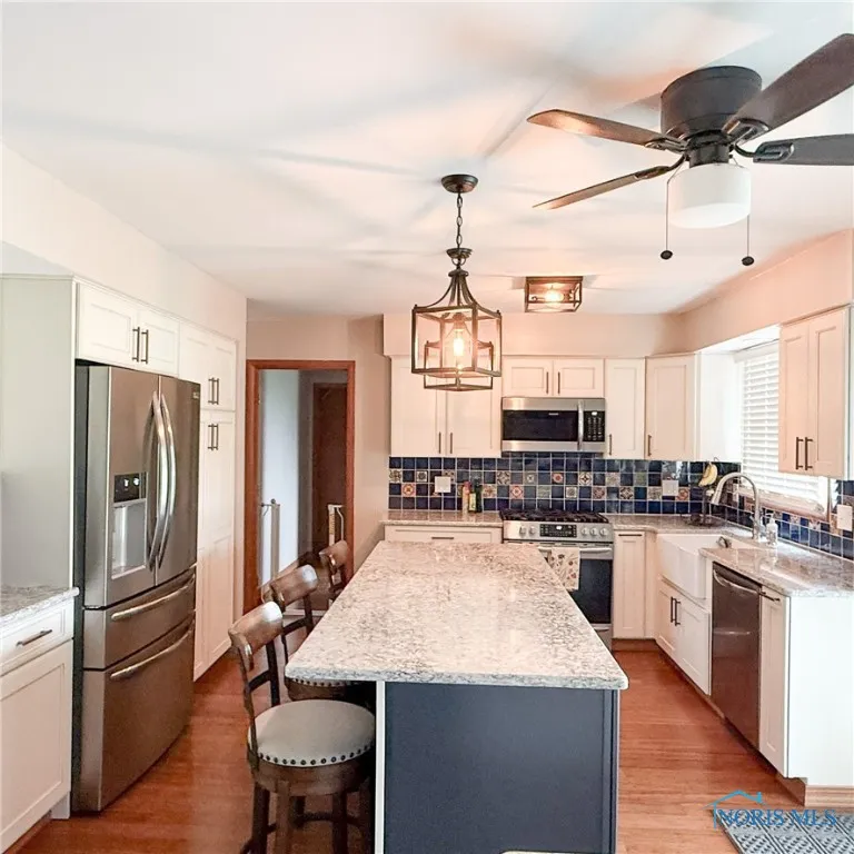 5555 Brown Road, Oregon, Ohio 43616, 4 Bedrooms Bedrooms, 10 Rooms Rooms,3 BathroomsBathrooms,Residential,For Sale,Brown,6133723