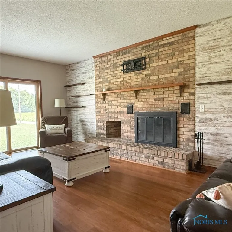 5555 Brown Road, Oregon, Ohio 43616, 4 Bedrooms Bedrooms, 10 Rooms Rooms,3 BathroomsBathrooms,Residential,For Sale,Brown,6133723