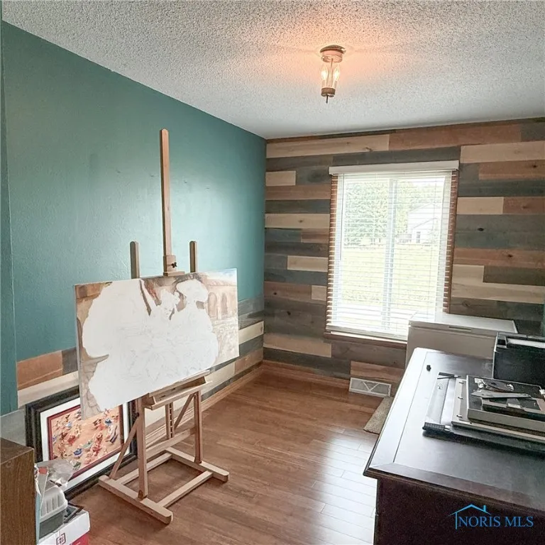 5555 Brown Road, Oregon, Ohio 43616, 4 Bedrooms Bedrooms, 10 Rooms Rooms,3 BathroomsBathrooms,Residential,For Sale,Brown,6133723