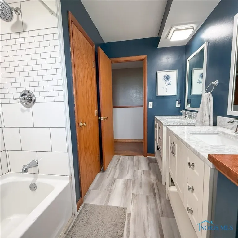 5555 Brown Road, Oregon, Ohio 43616, 4 Bedrooms Bedrooms, 10 Rooms Rooms,3 BathroomsBathrooms,Residential,For Sale,Brown,6133723