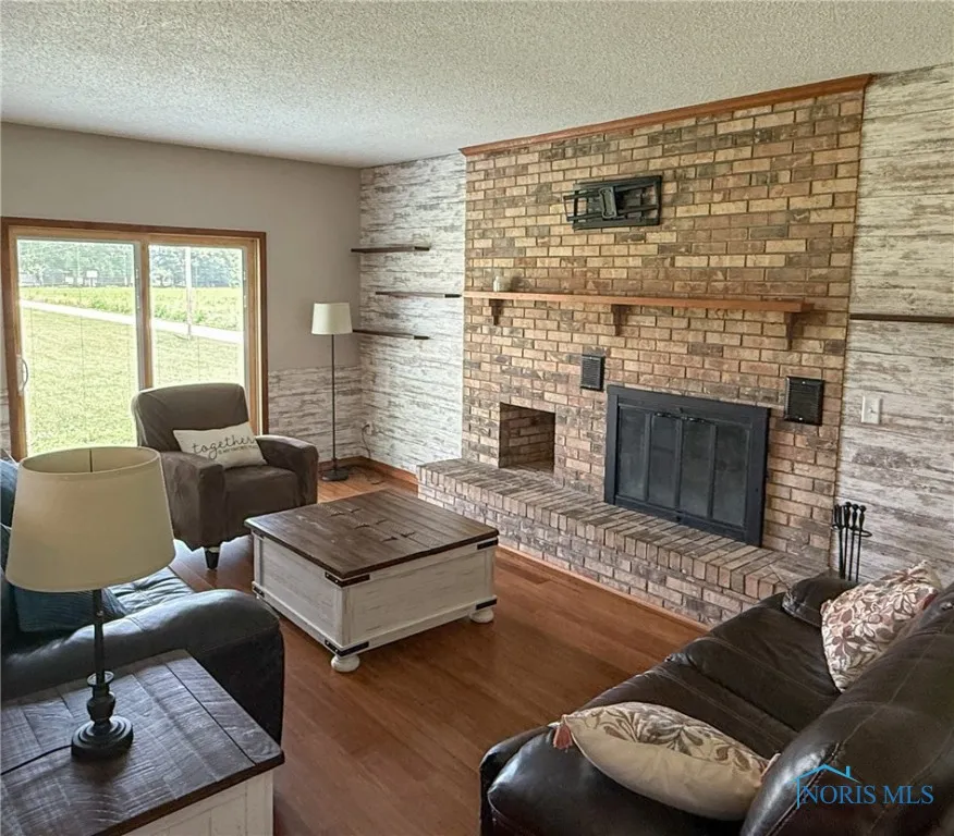 5555 Brown Road, Oregon, Ohio 43616, 4 Bedrooms Bedrooms, 10 Rooms Rooms,3 BathroomsBathrooms,Residential,For Sale,Brown,6133723