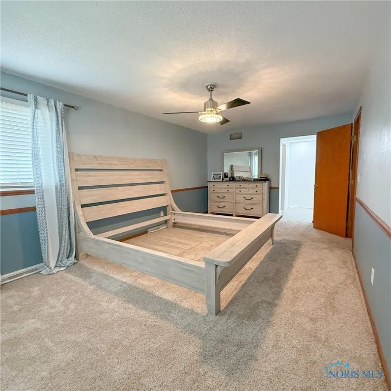 5555 Brown Road, Oregon, Ohio 43616, 4 Bedrooms Bedrooms, 10 Rooms Rooms,3 BathroomsBathrooms,Residential,For Sale,Brown,6133723