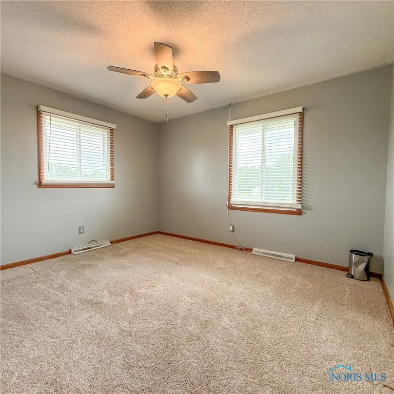 5555 Brown Road, Oregon, Ohio 43616, 4 Bedrooms Bedrooms, 10 Rooms Rooms,3 BathroomsBathrooms,Residential,For Sale,Brown,6133723