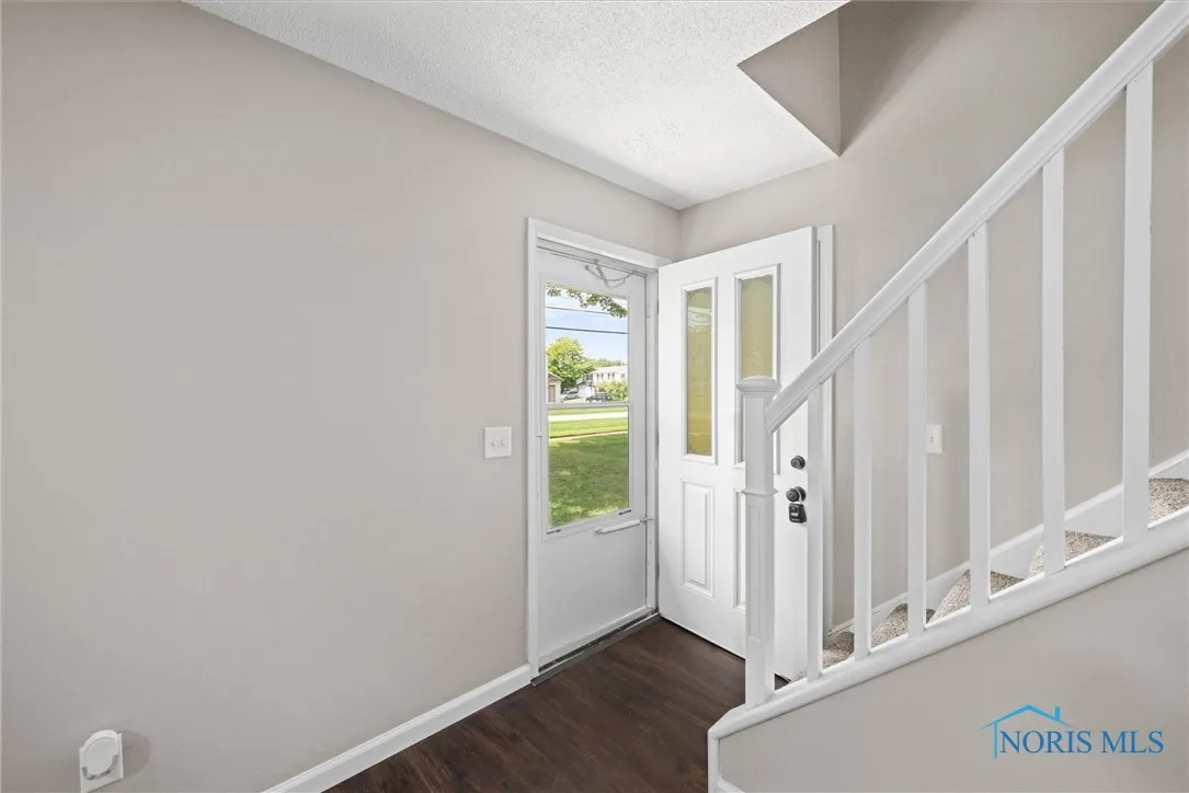 1937 S Coy Road, Northwood, Ohio 43619, 4 Bedrooms Bedrooms, 6 Rooms Rooms,2 BathroomsBathrooms,Residential,For Sale,Coy,6133810