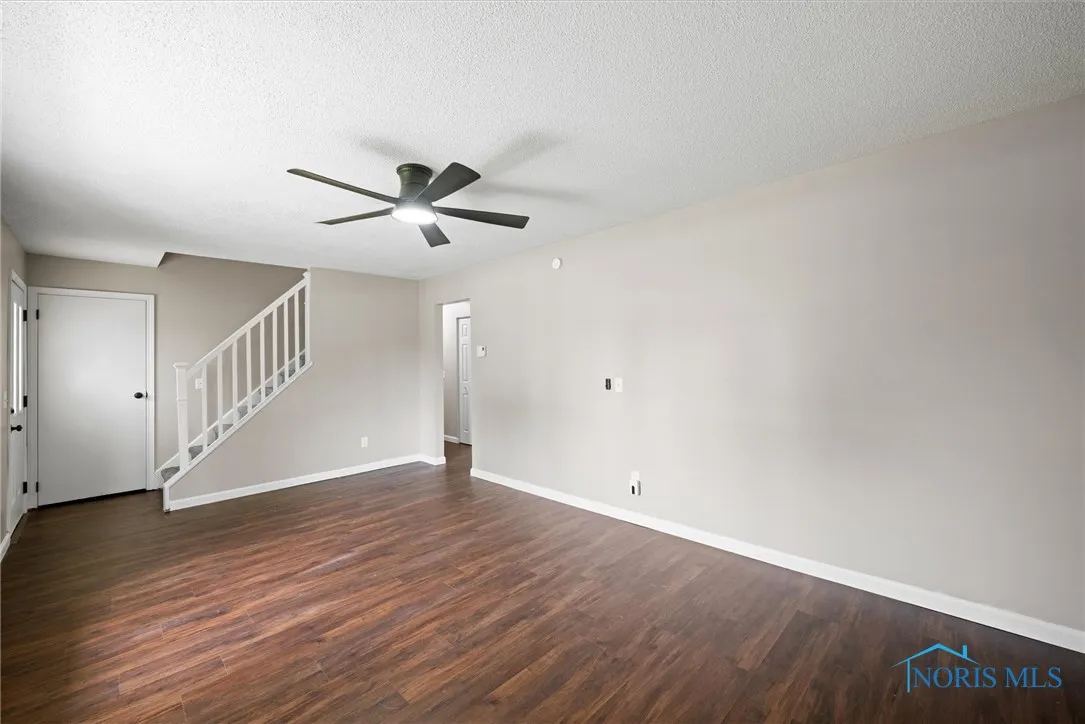 1937 S Coy Road, Northwood, Ohio 43619, 4 Bedrooms Bedrooms, 6 Rooms Rooms,2 BathroomsBathrooms,Residential,For Sale,Coy,6133810
