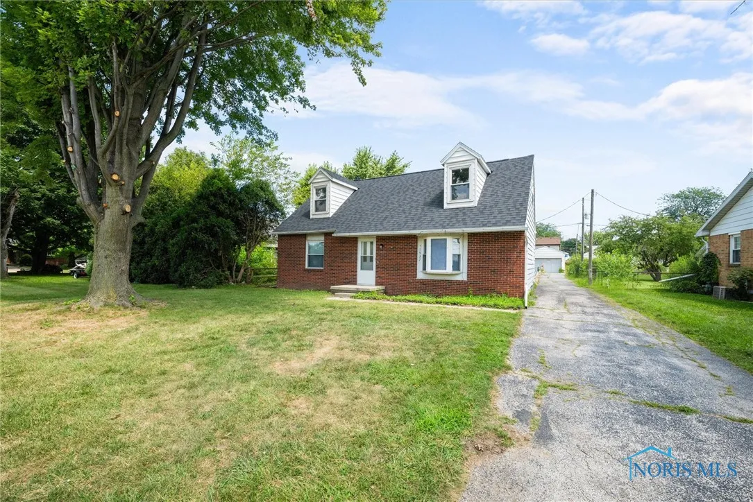 1937 S Coy Road, Northwood, Ohio 43619, 4 Bedrooms Bedrooms, 6 Rooms Rooms,2 BathroomsBathrooms,Residential,For Sale,Coy,6133810