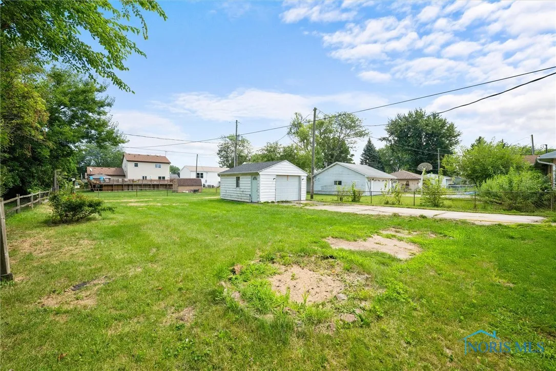 1937 S Coy Road, Northwood, Ohio 43619, 4 Bedrooms Bedrooms, 6 Rooms Rooms,2 BathroomsBathrooms,Residential,For Sale,Coy,6133810