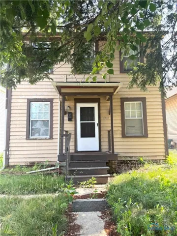 1717 Freeman Street, Toledo, Ohio 43606, 3 Bedrooms Bedrooms, 6 Rooms Rooms,1 BathroomBathrooms,Residential,For Sale,Freeman,6133838